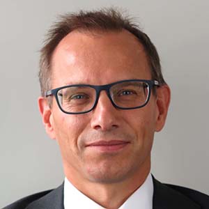 Dr. Ralf Sauer